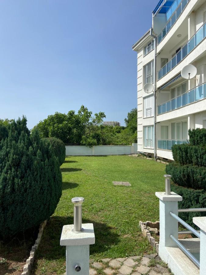 Aqua Blue Apartment Pestani Luaran gambar